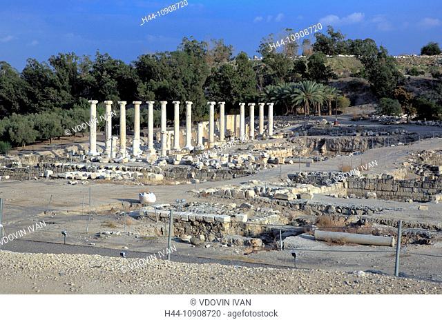 Middle East, Middle Eastern, Israel, Israeli, Column, columns, Architecture, building, City, town, Ruin, ruins, ancient, Scythopolis, 2nd century, Beit Shean