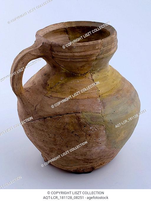 Andenne jug fitted to four standfins, jug crockery holder soil find ceramic earthenware glaze, hand-turned glazed fried Andenne can be placed on four stand fins...