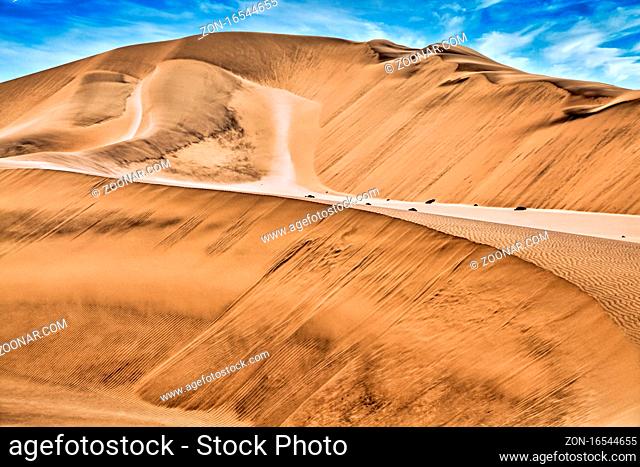 Dünen in der Namib-Wüste, Namibia; dunes in the Namib-desert