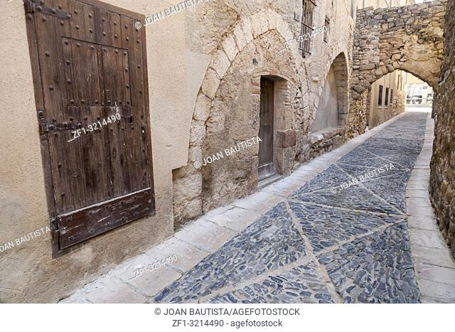 Narrow street in Jewish quarter of Montblanc, province Tarragona, Catalonia, Spain