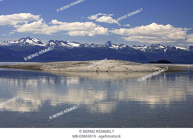 USA, Alaska, coast-landscape, location Eagle Beach, sea, ebb, sandbank, reflection, Coast Mountains, summers, North America, southeast-Alaska, Inside passage