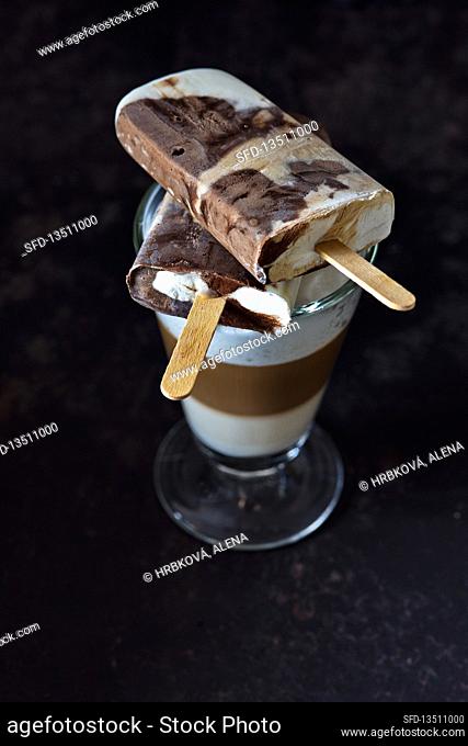 Chocolate-coffee ice cream with cream cheese