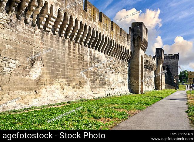 Historic Center, Medieval Wall, Avignon, Vaucluse, Provence-Alpes-Côte d’Azur, France, Europe. The Avignon Medieval Wall is located in Vaucluse, France