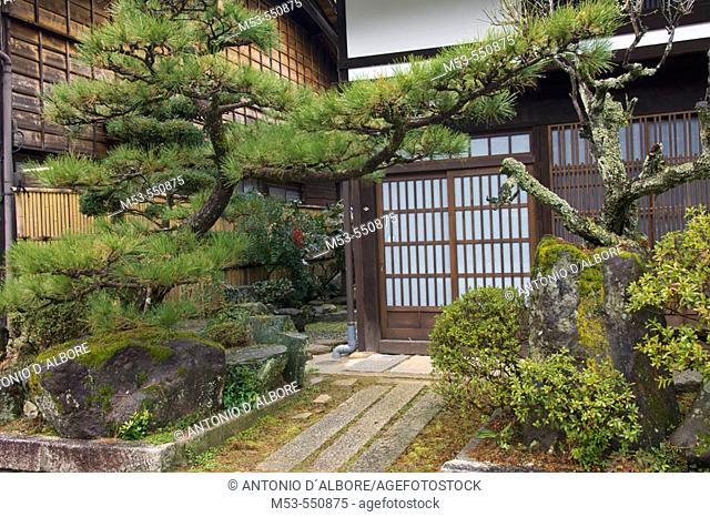 Old house garden. Tsumago. Kiso district. Nagano prefecture. Chubu Region. Japan