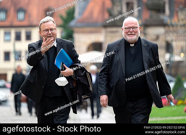 20 September 2021, Hessen, Fulda: Franz-Josef Bode (l), Bishop of Osnabrück and Vice-President of the German Bishops' Conference, and Reinhard Cardinal Marx