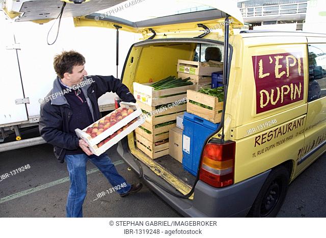 Francois Pasteau, chef from the L'Epi Dupin restaurant, loading his delivery van, Rungis wholesale market near Paris, France, Europe