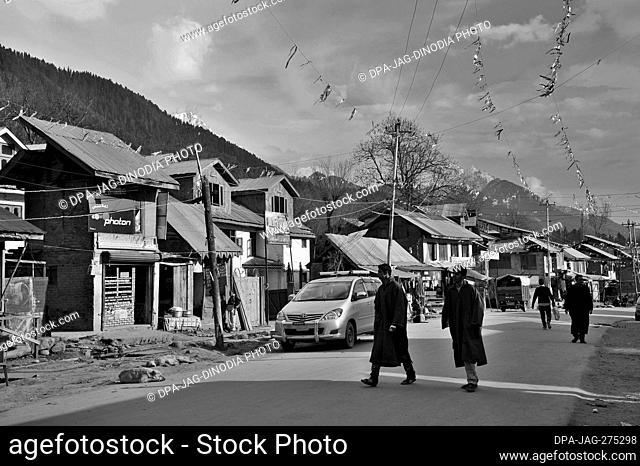Market road shops, Pahalgam, Kashmir, Jammu and Kashmir, India, Asia
