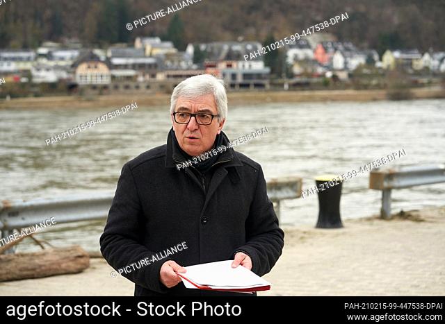15 February 2021, Rhineland-Palatinate, St. Goarshausen: Innenminister Roger Lewentz (SPD) spricht in St. Goarshausen nahe dem weltberühmten Loreley-Felsen über...