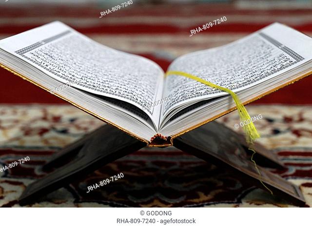 Arabic Holy Quran (Koran), Jamiul Islamiyah Mosque, Ho Chi Minh City, Vietnam, Indochina, Southeast Asia, Asia