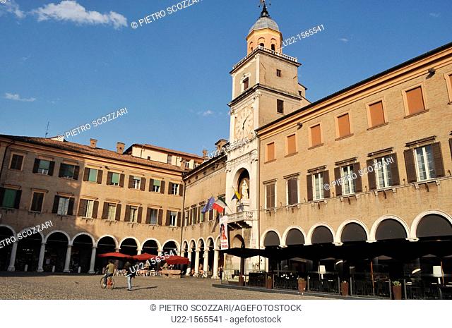 Modena (Italy): Piazza Grande and the City Hall (right)