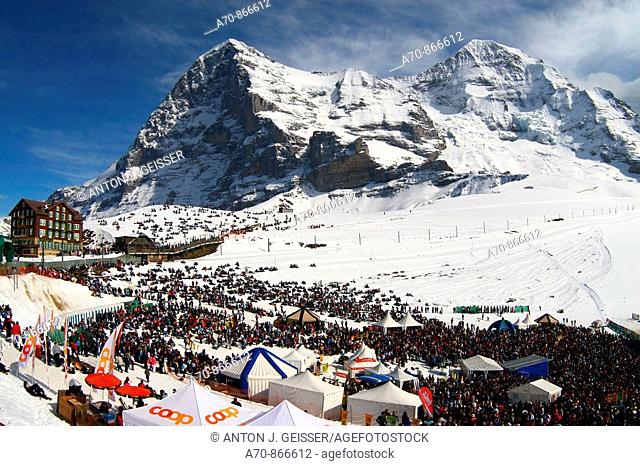 10.Snowpenair on the small Scheidegg (Bernese upper country) 2016m ŸM.
Virgin area in the back the Eiger and monk virgin region Top OF Europe (most beautiful...