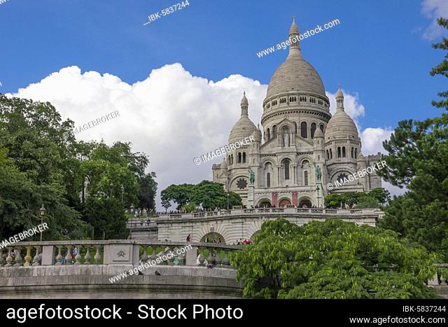 Basilica Sacré-Cœur and Louise-Michel-Square, Paris, France, Europe