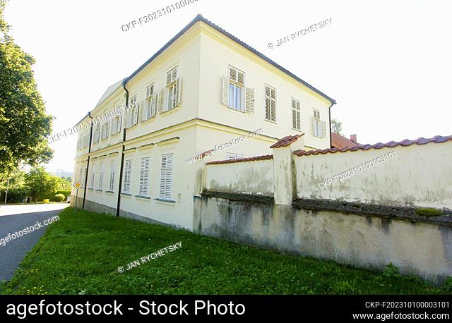 The classical chateau Libkova Voda was built in the 18th century.In 1841 Bedrich Smetana stayed here. In 1949 it was nationalized and belonged to the state farm
