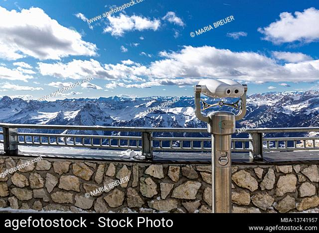 Telescope with a view from the Sass Pordoi viewing terrace to the mountains of the Dolomites, Rotwand, 2806 m, Coronelle 2797 m, Rosengarten, Catinaccio, 2961 m