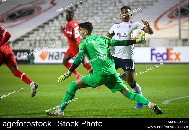 Antwerp's goalkeeper Alireza Beiranvand and Rangers' Alfredo Morelos fight for the ball during a soccer game between Belgian club Royal Antwerp FC and Scottish...