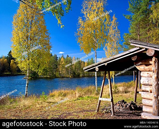 europe, sweden, dalarna, älvdalen, mountain hut (slogbod) on the banks of the österdalälven, autumn