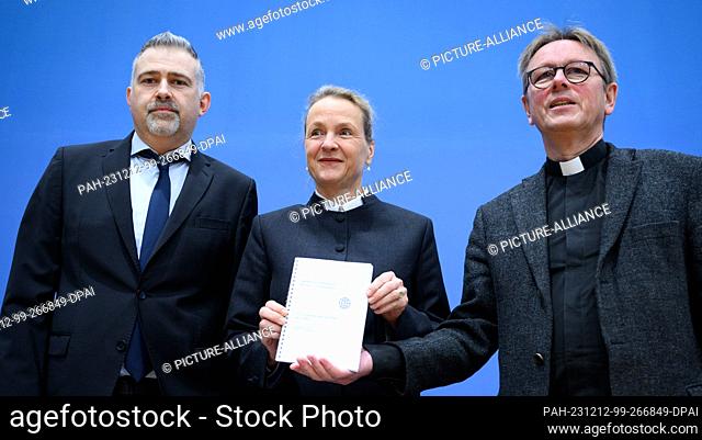 12 December 2023, Berlin: Max Markus Mutschler (l-r), Chair of the Arms Exports Section of the Joint Conference Church and Development (GKKE)