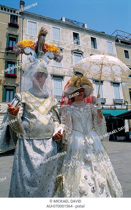 Italy - Venice - Masks - Carnival - dressing-up - white and gilding