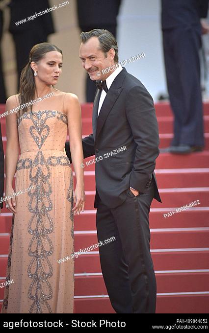 CANNES, FRANCE - MAY 21: Alicia Vikander , Jude Law attends the ""Firebrand (Le Jeu De La Reine)"" red carpet during the 76th annual Cannes film festival at...