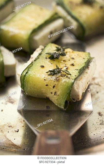 Fried sheep's cheese wrapped in courgette with thyme