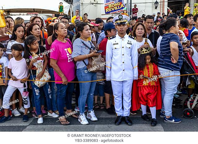 Local People Wait With Their Santo Nino Statues For The Replica Santo Nino De Cebu To Arrive By Sea, The Fluvial Procession, Dinagyang Festival, Iloilo