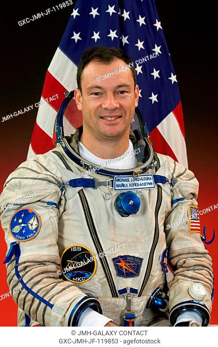 Astronaut Michael E. Lopez-Alegria, Expedition 14 commander and NASA space station science officer, attired in a Russian Sokol launch and entry suit