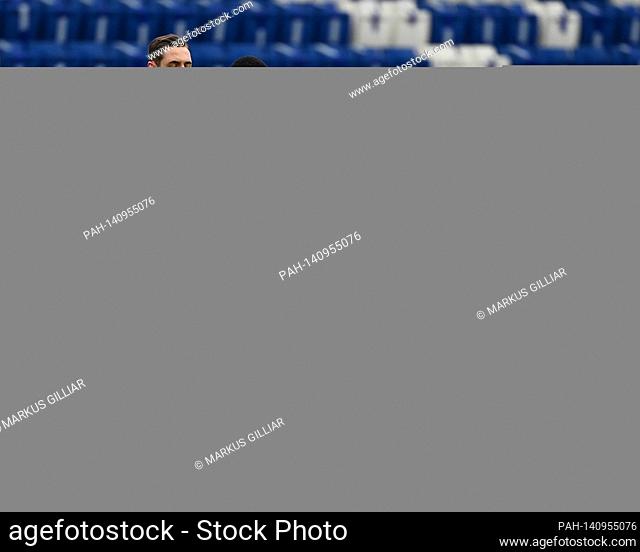 Danny da Costa (Mainz) sitzt verletzt am ground, rechts goalwart Robin Zentner (Mainz)...GES/ Fussball/ 1. Bundesliga: TSG 1899 Hoffenheim - FSV FSV FSV Mainz...