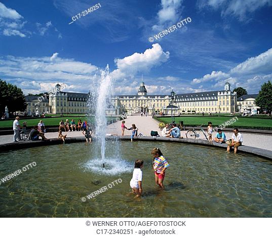Germany. Karlsruhe, Rhine, Upper Rhine, Northern Black Forest, Black Forest, Baden-Wuerttemberg, Castle Karlsruhe, residence, castle gardens, baroque, fountain