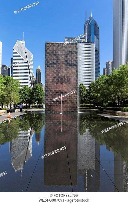 USA, Illinois, Chicago, Crown Fountain in Millennium Park