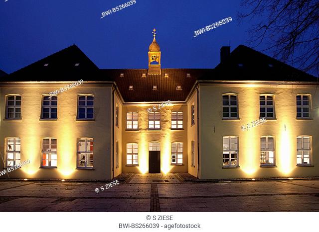 illuminated local history museum Voswinckelshof in twilight, Germany, North Rhine-Westphalia, Ruhr Area, Dinslaken