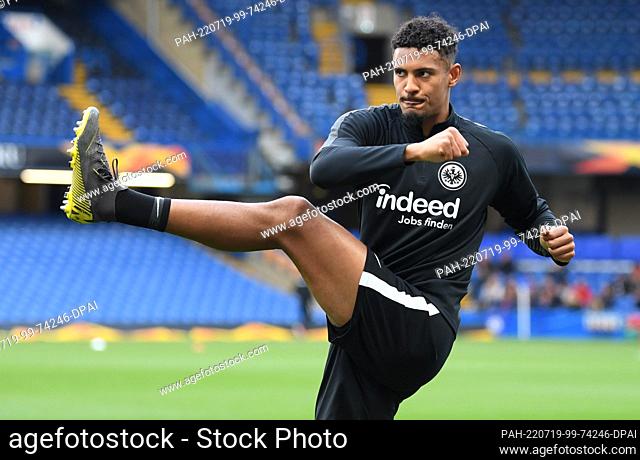 FILED - 08 May 2019, Great Britain, London: Sébastien Haller, then with Eintracht Frankfurt, takes part in a training session at Stamford Bridge ahead of...
