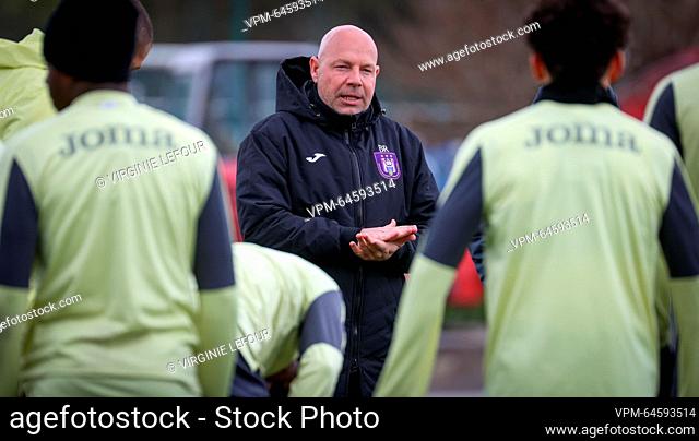 Anderlecht's head coach Brian Riemer gestures during a training session of Belgian soccer team RSC Anderlecht, Wednesday 12 April 2023 in Brussels