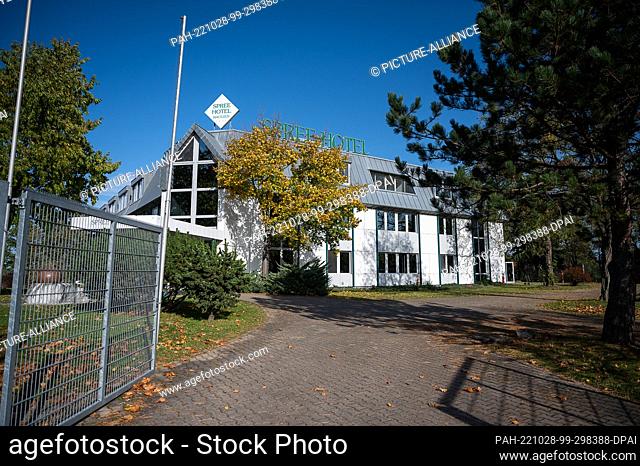 28 October 2022, Bautzen: Unknown persons carried out an arson attack on planned asylum accommodation in Bautzen early Friday morning