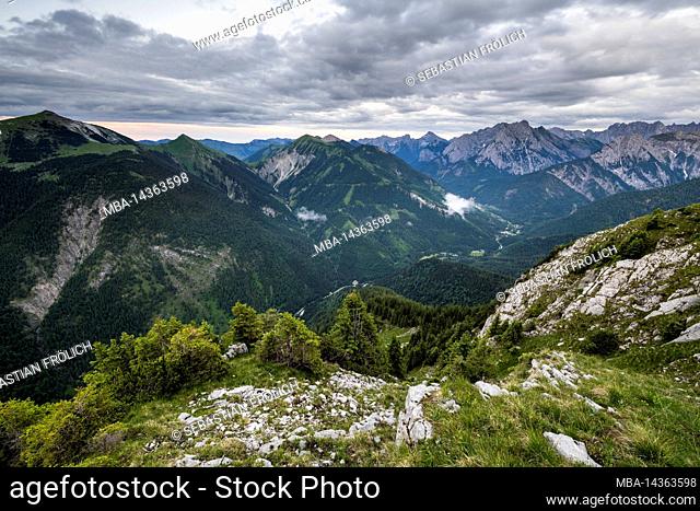 View from the Vorderskopf to Hinterriss and the narrow valley in Karwendel