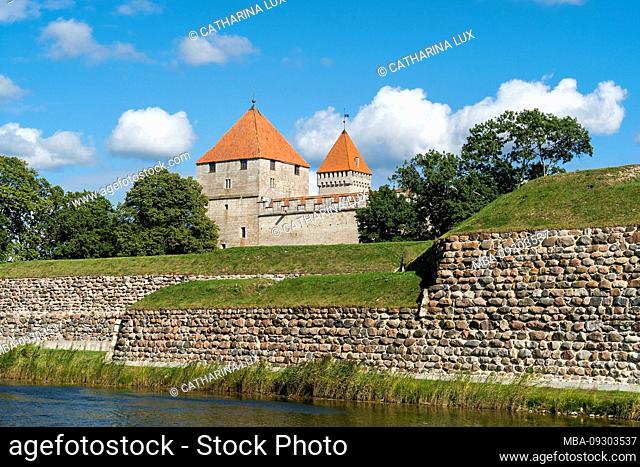 Estonia, Baltic Sea island Saaremaa, island capital Kuressare, Bischofsburg, Burggraben