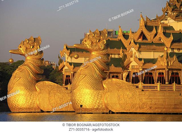 Myanmar, Yangon, Karaweik Palace, Kandawgyi Lake,
