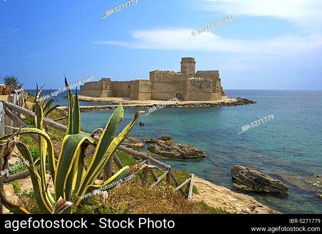 Aragonese Castle, Isola di Capo Rizzuto, Le Castella, Calabria, Italy, Europe
