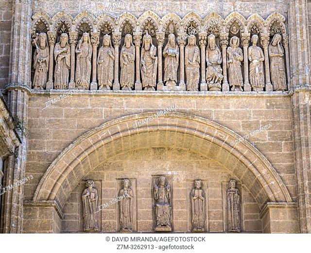 Esculturas en el exterior de la Catedral de Santa María. Ciudad Rodrigo. Salamanca. Castilla León. España