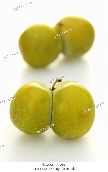 Pairs of greengages