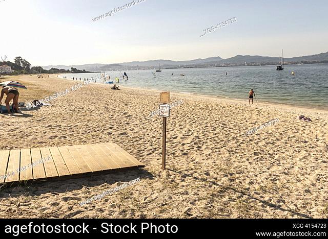 NEWS. Cangas, Pontevedra, spain. august 8th 2023. the contamination by fecal waters of the beach of Rodeira in the centre of Cangas has forced the authorities...