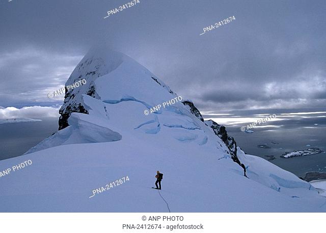 On the glacier plateau before Mount Tennant  Graham Land. Antarctic Penninsula