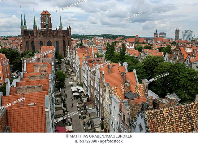Overview of Mariacka Street or Ulica Mariacka with the historic patrician houses and St. Mary's Church, Gdansk, Pomeranian Voivodeship, Poland