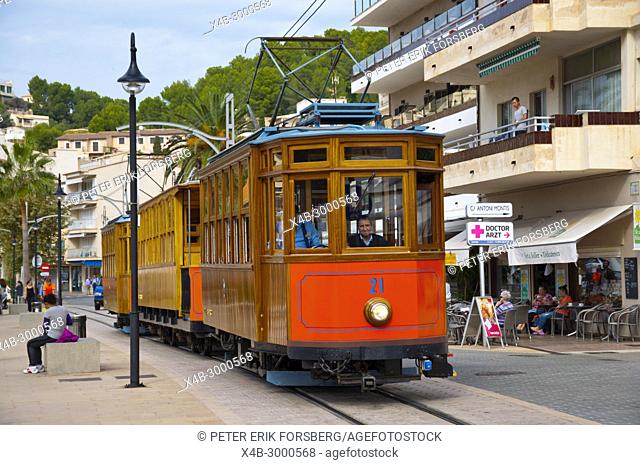 Ferrocarril de Soller, tram between Soller and Port de Soller, Carrer de la Marina, seaside street, Port de Soller, Mallorca, Balearic islands, Spain