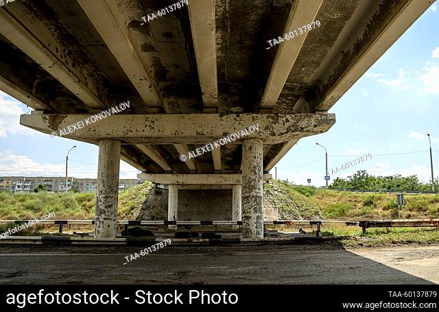 RUSSIA, KHERSON REGION - JUNE 27, 2023: A view of a road junction near the village of Alyoshki on the route to the Antonovka Road Bridge