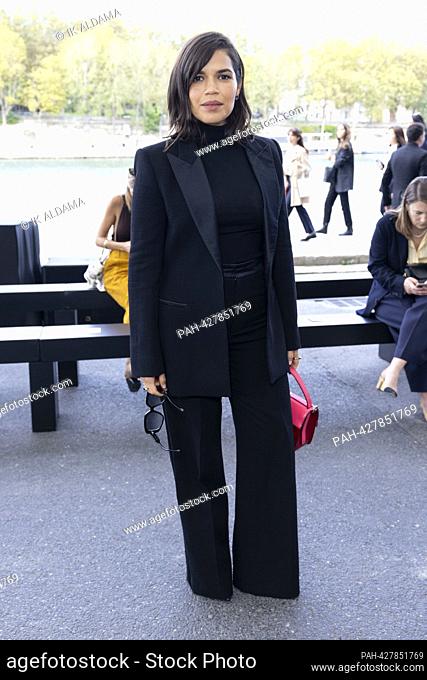 America Ferrera attends CHLOÃ‰ Spring/Summer 2024 Runway during Paris Fashion Week on September 2023 - Paris; France 28/09/2023. - Paris/Frankreich