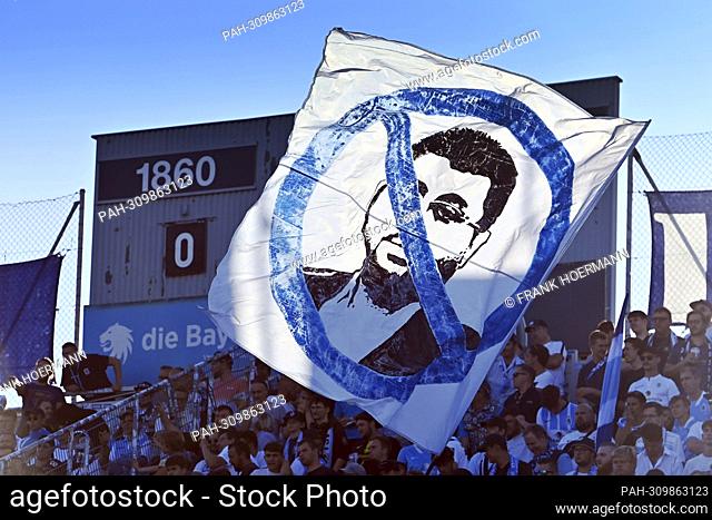 Anti Hasan ISMAIK (investor) flag, flag in the 1860 fan block, fans, football fans, football 3rd league, 3rd matchday TSV Munich 1860 - SV Meppen 4-0 on August...