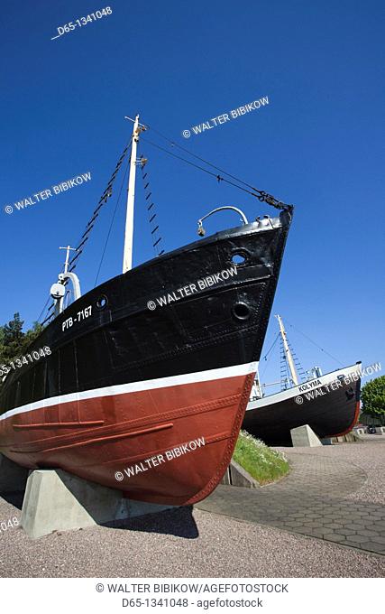 Lithuania, Western Lithuania, Curonian Spit, Smiltyne, Lithuanian Sea Museum, old fishing boats