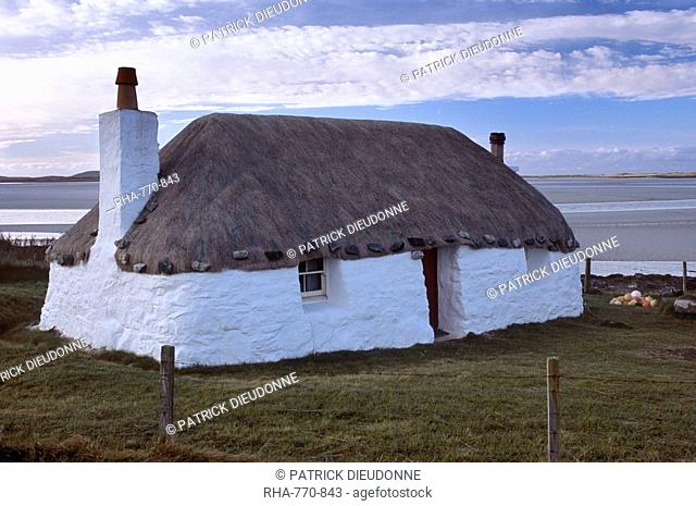 Thatched house, Berneray, North Uist, Outer Hebrides, Scotland, United Kingdom, Europe