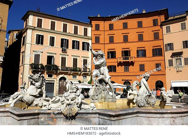 Italy, Lazio, Rome, Piazza Navona, Fontana del Nettuno Neptun Fountain