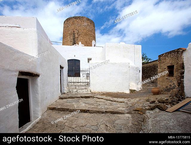 Sant Llorenc de Balafia, small fortified village, Ibiza